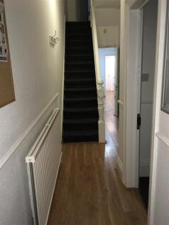 44) 5 Falmouth Street Hallway 04.12.2020.JPG