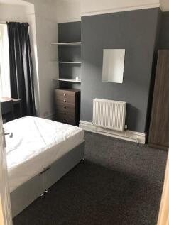 15 Falmouth Bedoom 1.jpg