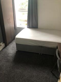 15 Falmouth bedroom 3.jpg