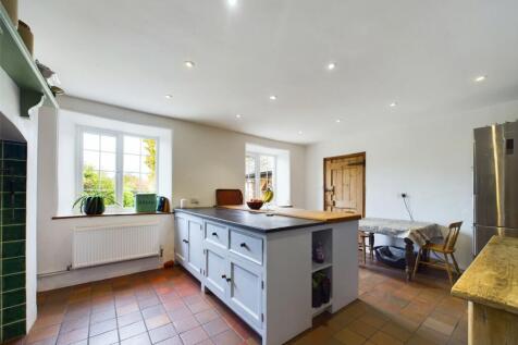 Kitchen / Dining