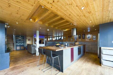 Kitchen / Living