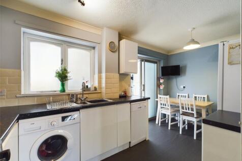Kitchen / Dining