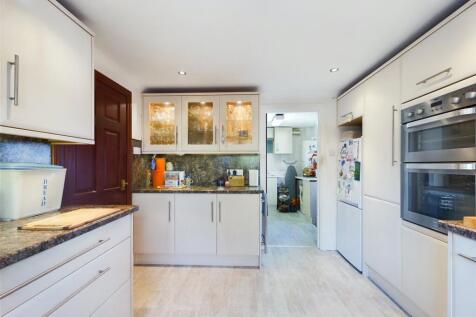 Kitchen w/Utility