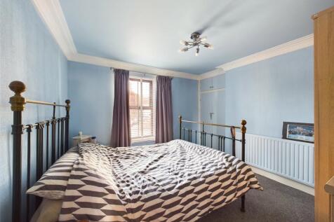 Dual - Bedroom 1