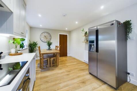 Kitchen / Dining