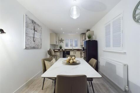 Kitchen / Dining