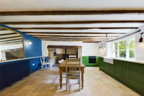 Kitchen / Dining