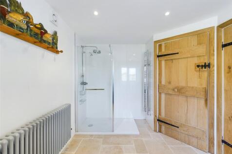 Gf Shower Room