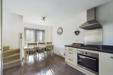 Kitchen / Dining