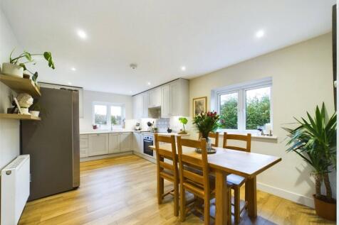 Kitchen / Dining