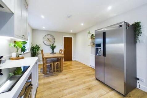Kitchen / Dining
