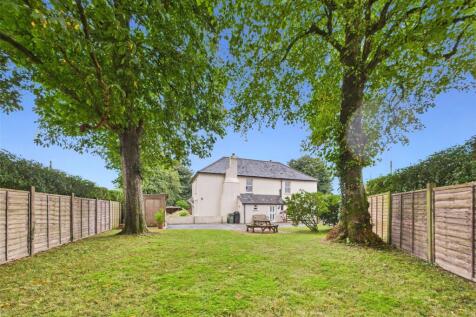 Garden To House