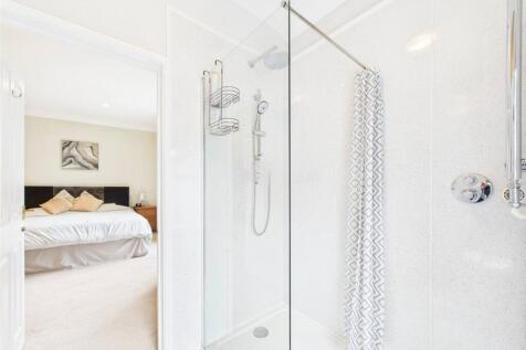 En-Suite Shower
