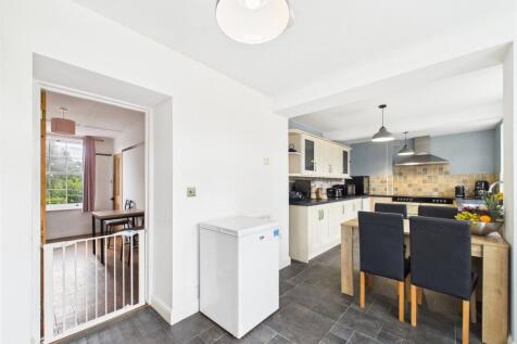 Kitchen / Dining