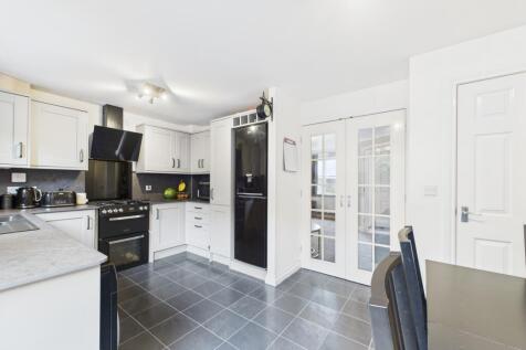 Kitchen / Dining