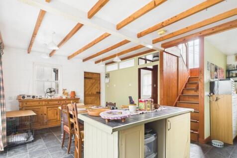 Kitchen / Dining