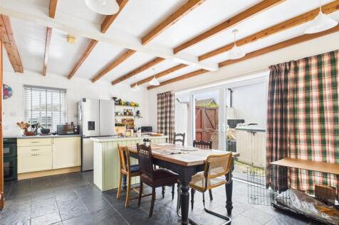 Kitchen / Dining