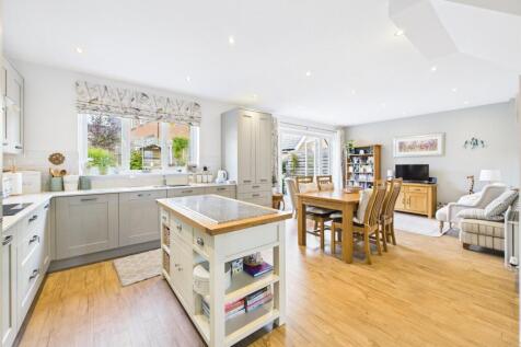 Kitchen / Living