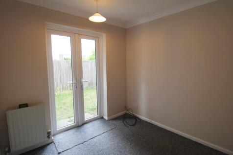 Second bedroom 2