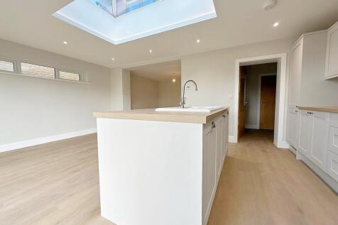 IMG-20251105-WA00...