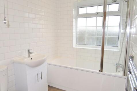 53 Palmerston Road - Ensuite Bathroom.JPG