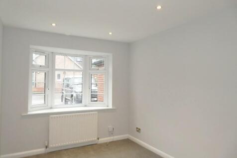 53 Palmerston Road - Lounge.JPG