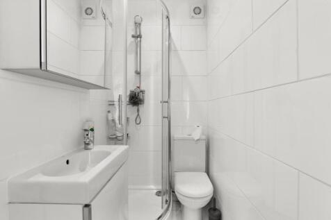 First Fllor - Bed 2 - En Suite.jpg