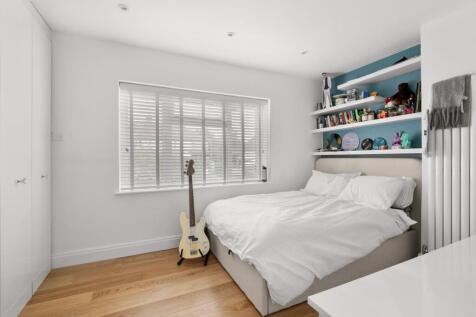First floor - Bed 2.jpg