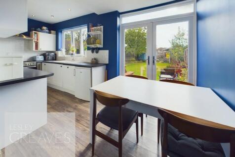 Dining/Kitchen