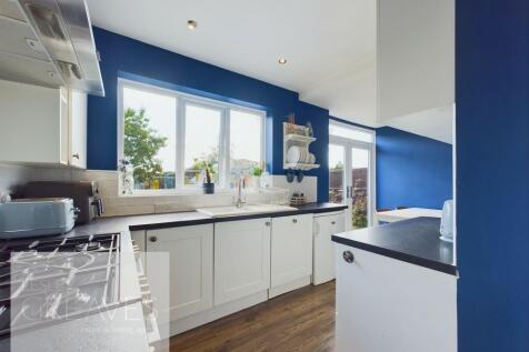Dining/Kitchen