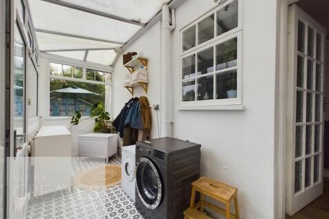 Utility Lean To