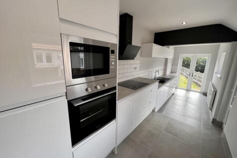Kitchen towards p...