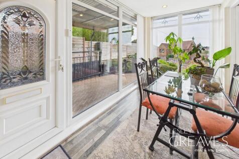 Porch/Dining 