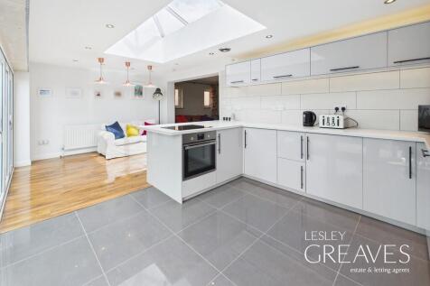 Dining/Kitchen
