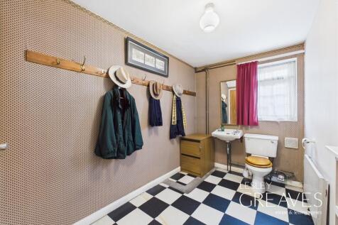 Cloakroom/WC