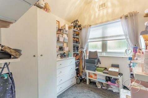 DRESSING ROOM