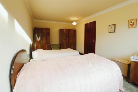 Bedroom 1 (2)(NEW).JPG