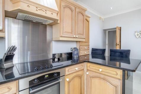 8598543-interior21.jpg