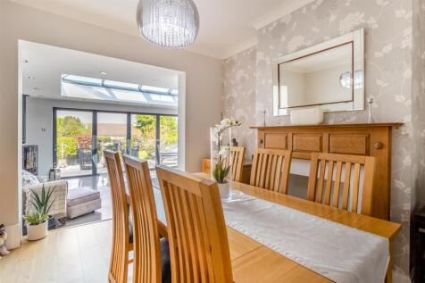 8598543-interior10.jpg