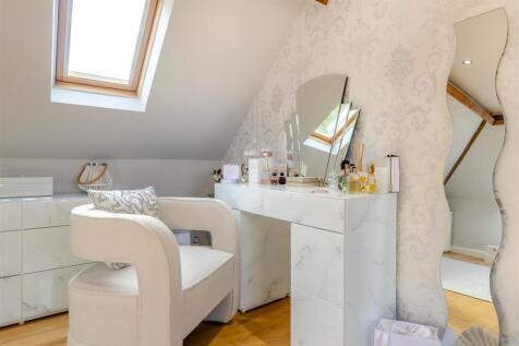 8598543-interior28.jpg