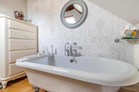 8598543-interior26.jpg