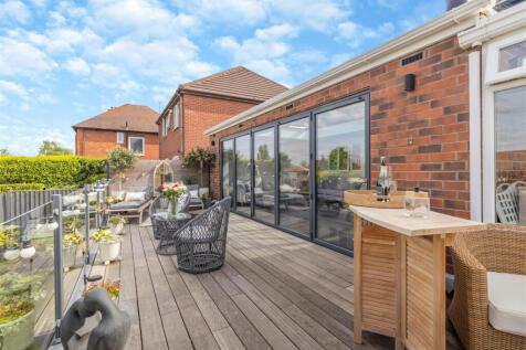 8598543-exterior14.jpg