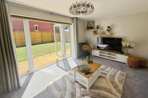 Lounge to rear