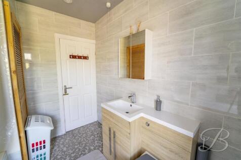bathroom2.jpg