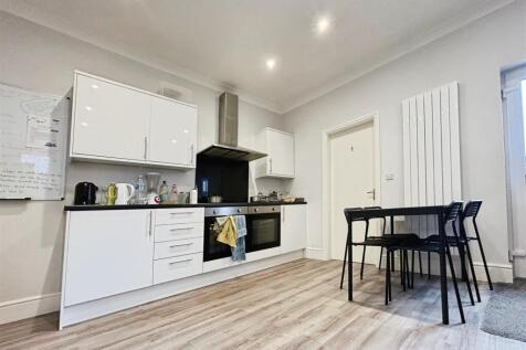 kitchen 2.jpeg