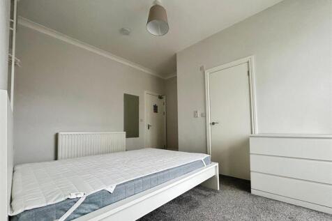 bedroom 2 2.jpeg