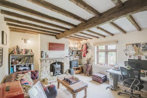 OFFICE/SITTING ROOM