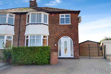 8510710e-front 20of 20house 20pic 201.jpg