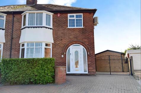 b6908e2a-front 20of 20the 20house 20pic 201.jpg