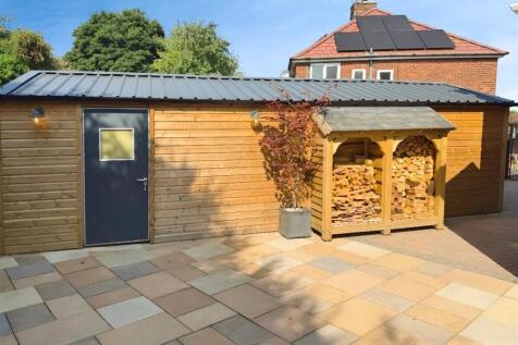 bf56afd0-outbuilding 20pic 201.jpg